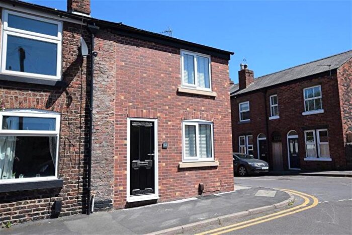 2 Bedroom End Terrace House To Rent In Fountain Street, Macclesfield, SK10