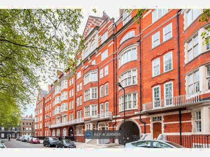 2 Bedroom Flat To Rent In Bedford Court Mansions, London, WC1B