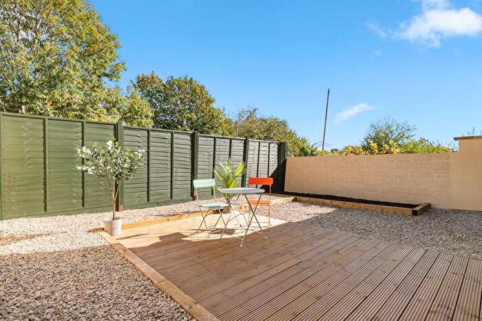 2 Bedroom Flat For Sale In St. Werburghs Park, Bristol, BS2