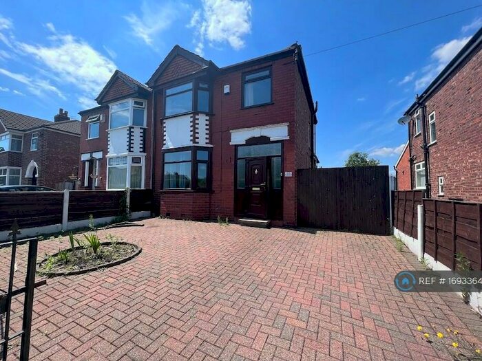 3 Bedroom Semi-Detached House To Rent In Bradwell Avenue, Stretford, Manchester, M32