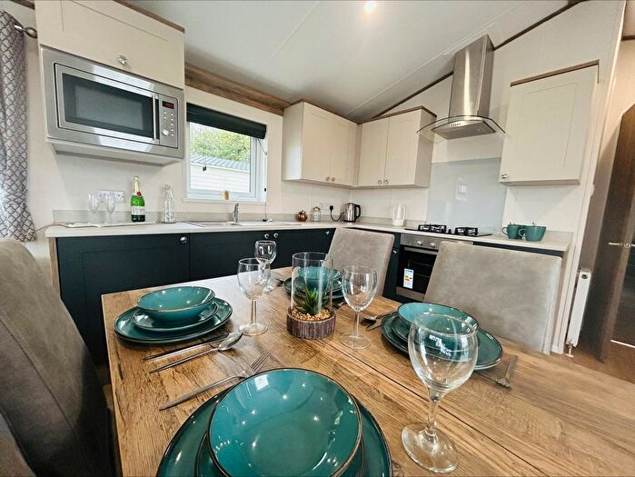 2 Bedroom Park Home For Sale In Dymchurch Road, New Romney, TN28
