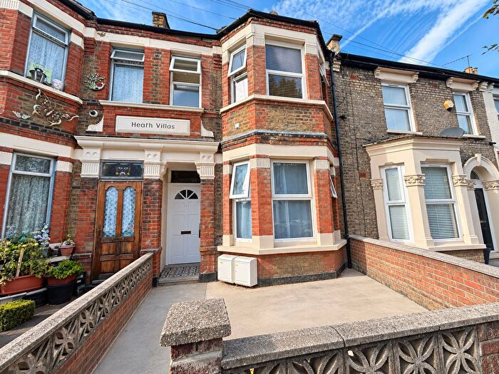 2 Bedroom Flat To Rent In Meanley Road, London, E12