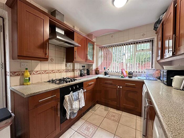3 Bedroom Semi-Detached House To Rent In Dunsville Walk, Rushey Mead, Leicester, LE4
