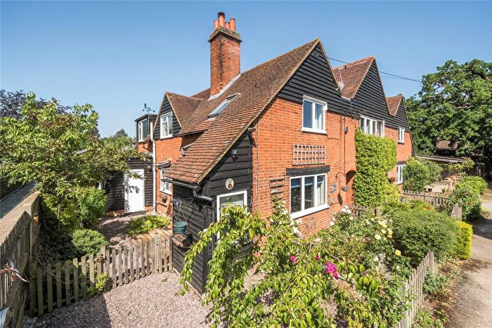 3 Bedroom End Of Terrace House For Sale In High Street, Ripley, Surrey, GU23