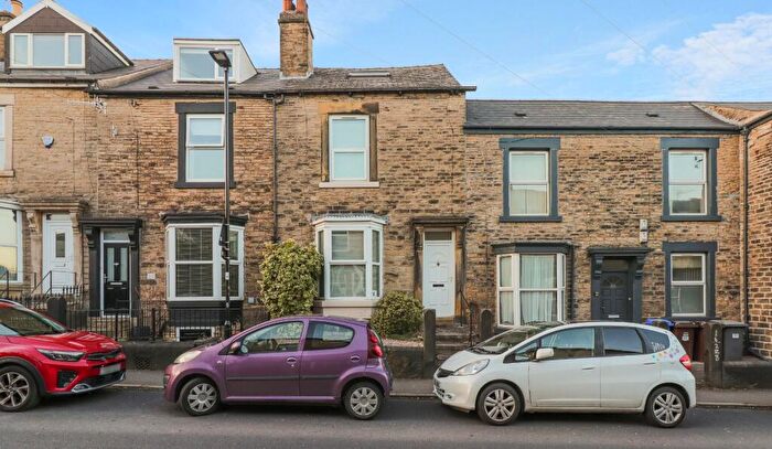 3 Bedroom Terraced House For Sale In School Road, Crookes, Sheffield, S10