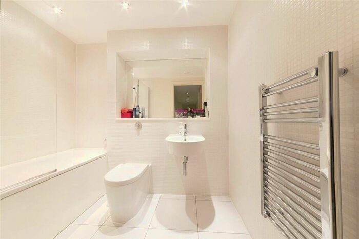 2 Bedroom Apartment To Rent In Denison House, Lanterns Way, Canary Wharf, London, E14