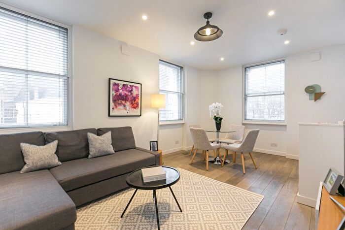 1 Bedroom Flat To Rent In Rathbone Place, London, W1T