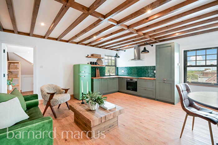 1 Bedroom Apartment To Rent In Friern Park, London, N12