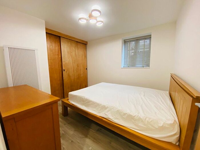 1 Bedroom Flat To Rent In Medina Villas, Hove, BN3