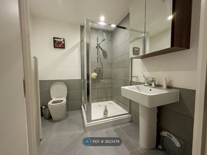 2 Bedroom Flat To Rent In Adenmore Road, London, SE6