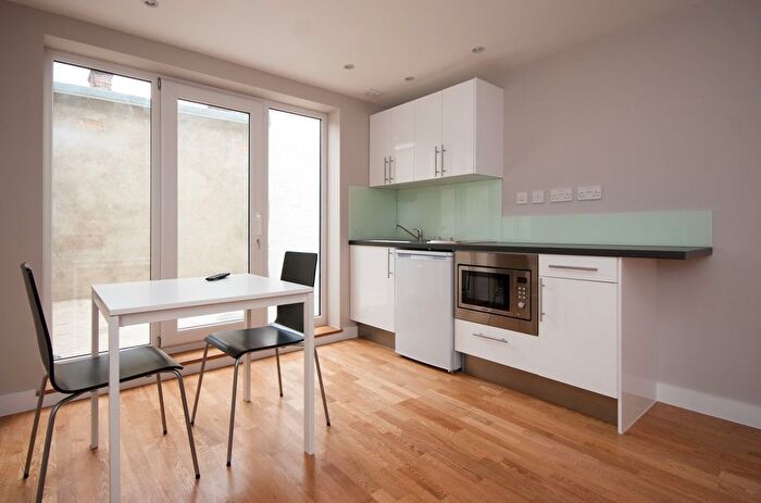 Studio To Rent In Flat, Harrow Road, Maida Hill, W10
