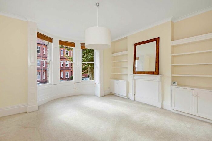 1 Bedroom Flat To Rent In Boundaries Road, London, SW12