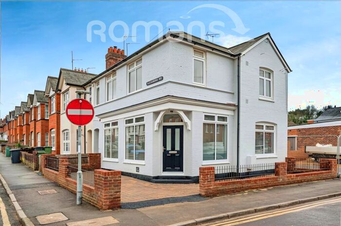 2 Bedroom Apartment To Rent In Alexandra Road, RG21