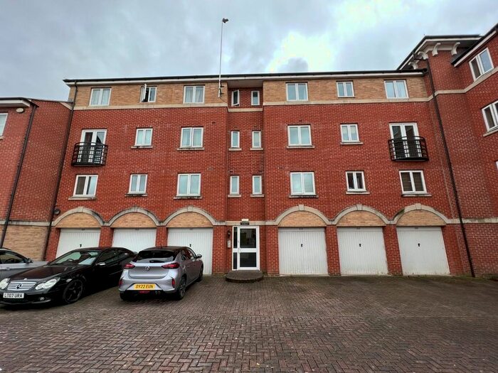 2 Bedroom Flat To Rent In Padstow Road, Swindon, SN2
