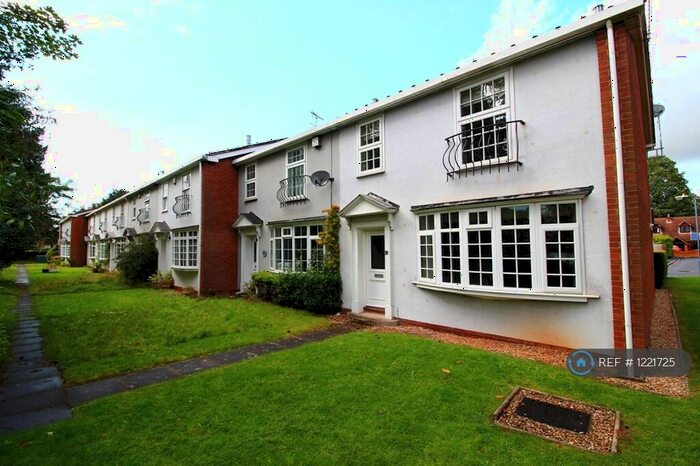 3 Bedroom End Of Terrace House To Rent In Dereham Court, Leamington Spa, CV32