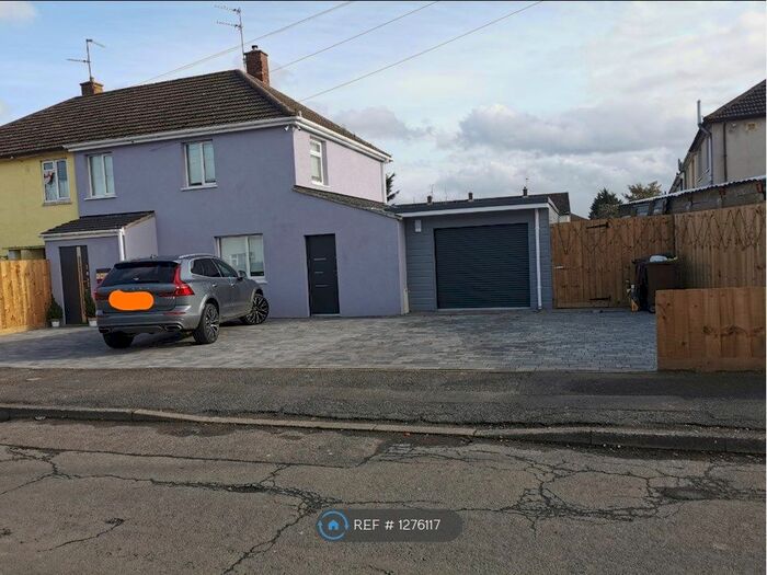 4 Bedroom Semi-Detached House To Rent In Lindisfarne Road, Corby NN17