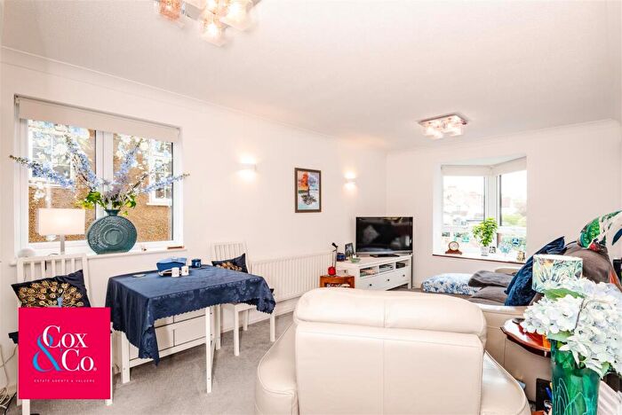 2 Bedroom Retirement Property For Sale In Saxon Court, Hove, Seafront, BN3