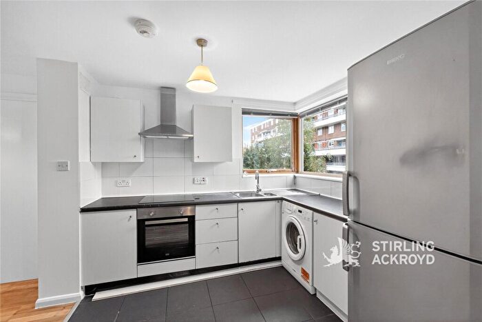 3 Bedroom Apartment To Rent In Cremer Street, Hoxton, London, E2