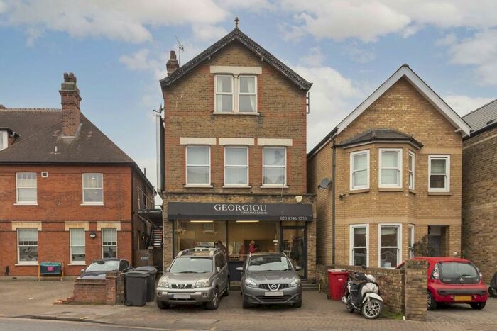3 Bedroom Flat To Rent In Richmond Road, Kingston Upon Thames KT2