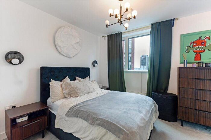 1 Bedroom Flat To Rent In Poplar High Street, London, E14