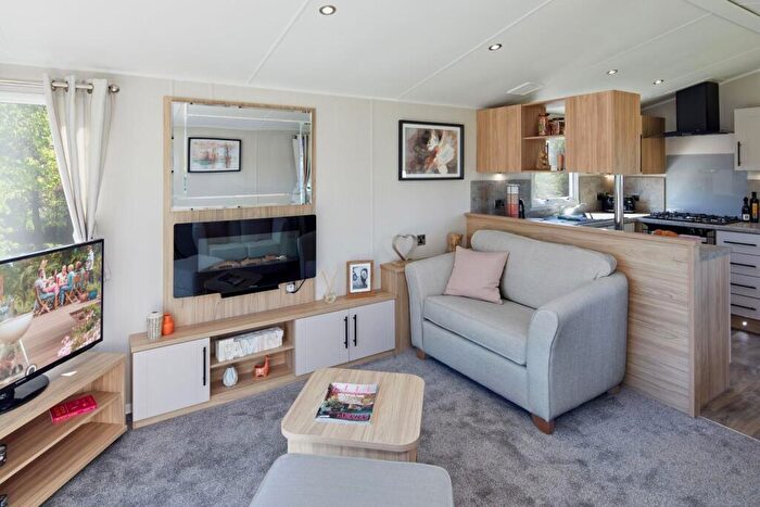 2 Bedroom Caravan For Sale In Llanmadoc, Gower, SA3