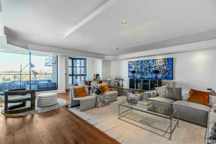 3 Bedroom Flat To Rent In Anhalt Road, SW11