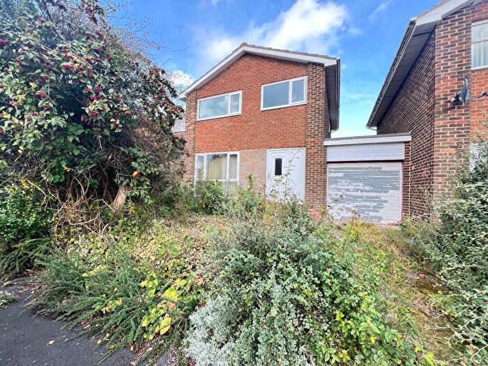 3 Bedroom Link Detached House For Sale In Broom Hall Drive, Broompark, Durham, DH7