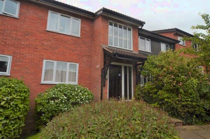 1 Bedroom Flat To Rent In Battlefield Road, St Albans, AL1