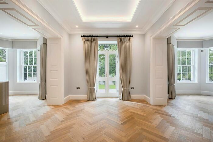 3 Bedroom Flat To Rent In Totteridge Village, London, N20