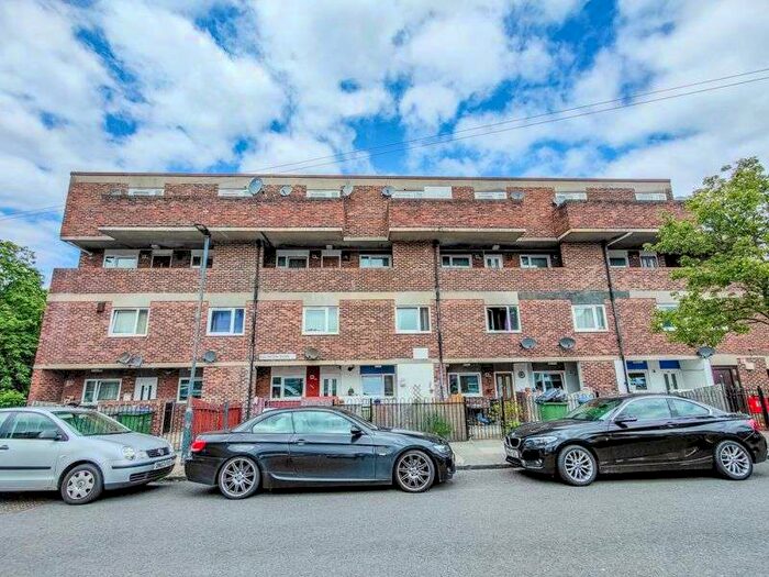 Houses for sale & to rent in SE18 7JD, Bloomfield Road,,Woolwich Common