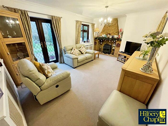 2 Bedroom Bungalow For Sale In Lower Bedfords Road, Collier Row, RM1