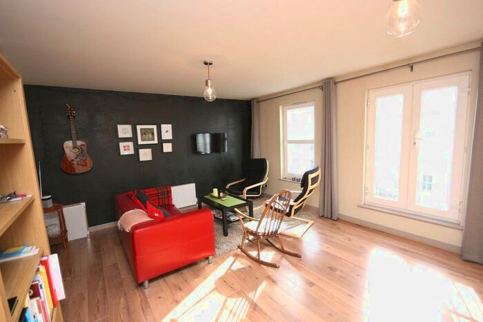 2 Bedroom Flat To Rent In Dalry Gait, Edinburgh, EH11