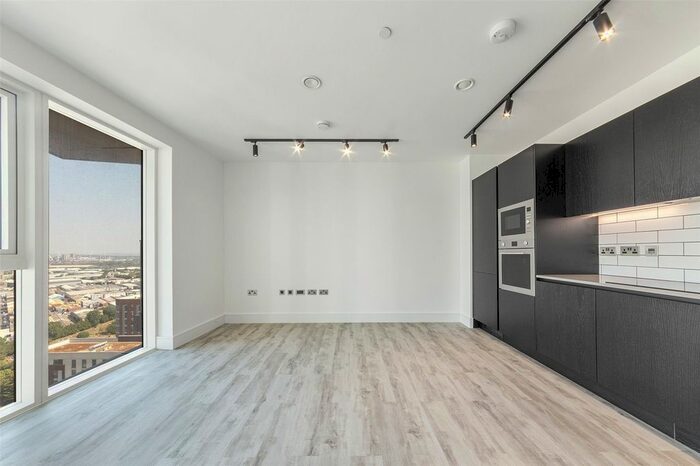 1 Bedroom Flat To Rent In Portal Way, London, W3