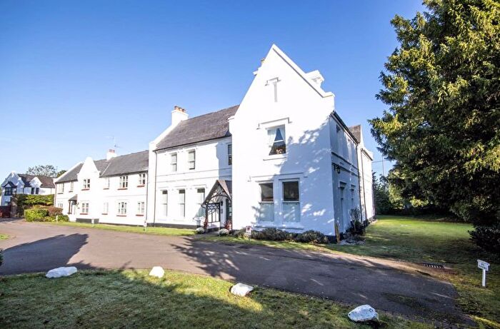 2 Bedroom Flat For Sale In Hutton Court, Rayleigh Road, Hutton, Brentwood, CM13