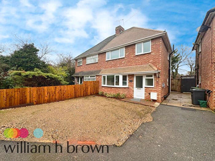 3 Bedroom Semi Detached House To Rent In Vauxhall Drive, Braintree, CM7