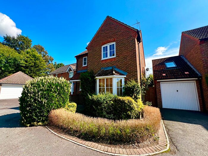 3 Bedroom Detached House To Rent In Bishops Orchard, East Hagbourne, Didcot, OX11