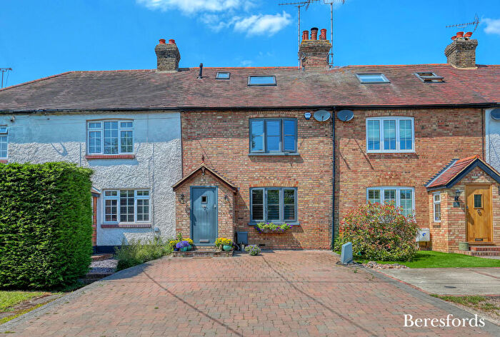 3 Bedroom Terraced House For Sale In Coxes Farm Road, Billericay, CM11