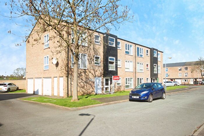 2 Bedroom Flat For Sale In Barton Crescent, Leamington Spa, CV31
