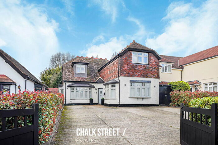 4 Bedroom Detached House For Sale In Ardleigh Green Road, Hornchurch, RM11