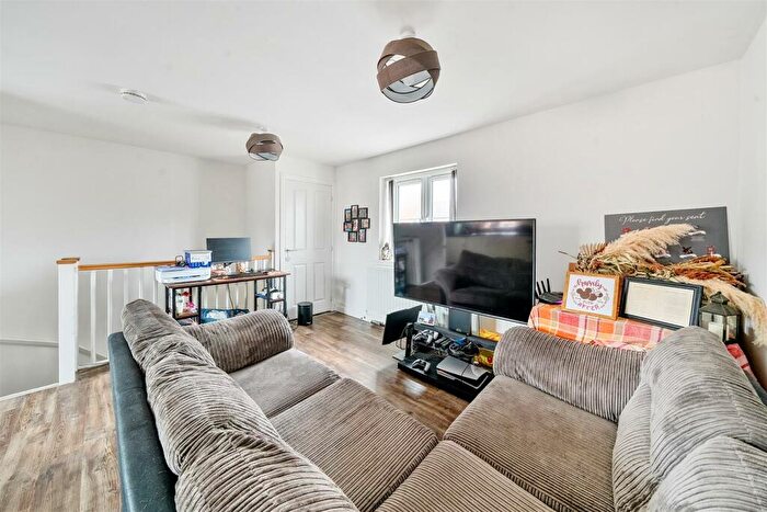 2 Bedroom Coach House For Sale In Cavendish Drive, Locks Heath, SO31