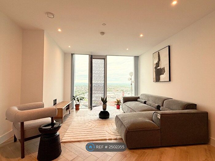2 Bedroom Flat To Rent In Bankside Boulevard, Salford, M3