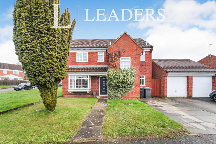 4 Bedroom Detached House To Rent In Blakeney Drive, LU2