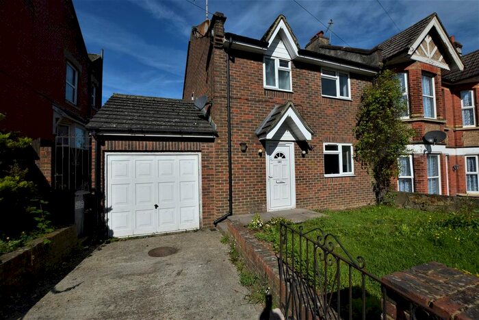 3 Bedroom End Of Terrace House To Rent In Ashburnham Road, Hastings, TN35