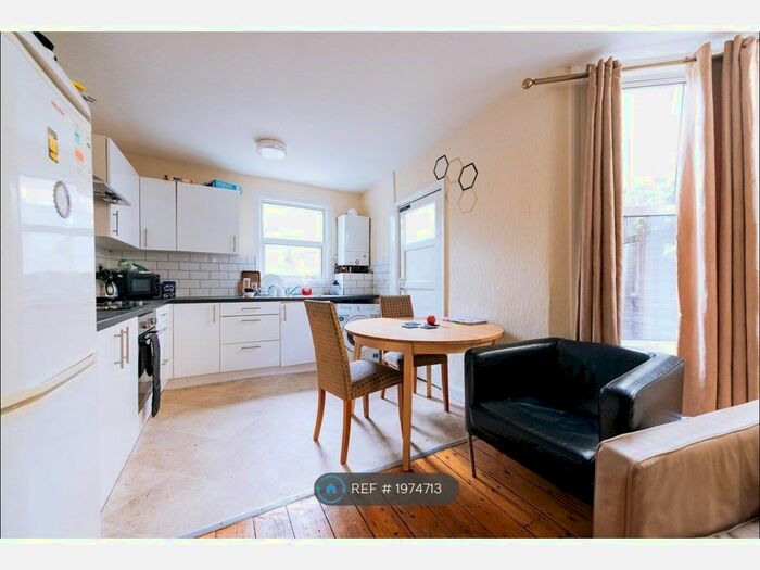 5 Bedroom Semi-Detached House To Rent In Ethnard Road, London, SE15