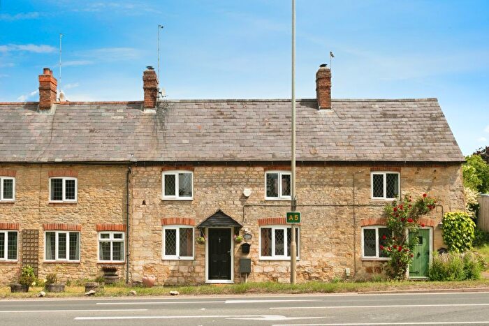 3 Bedroom Terraced House For Sale In Watling Street, Potterspury, NN12