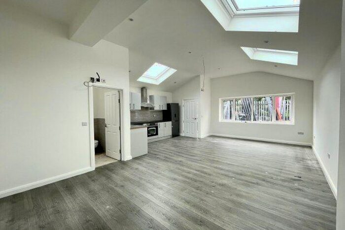 2 Bedroom Bungalow To Rent In B Barlow Moor Road, Manchester, M21