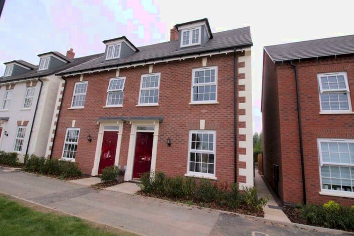 3 Bedroom Semi-Detached House To Rent In Houlton, CV23