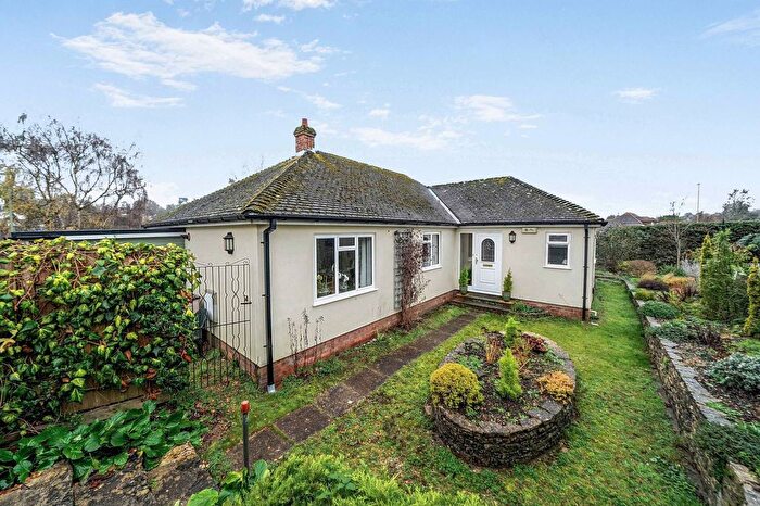 3 Bedroom Detached Bungalow For Sale In Stoney Lane, Winchester, SO22