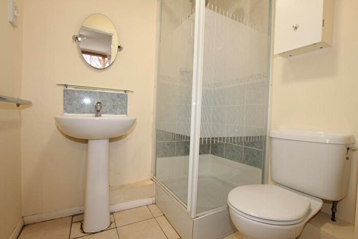 2 Bedroom Apartment To Rent In Chamberlayne Ave, Wembley, HA9