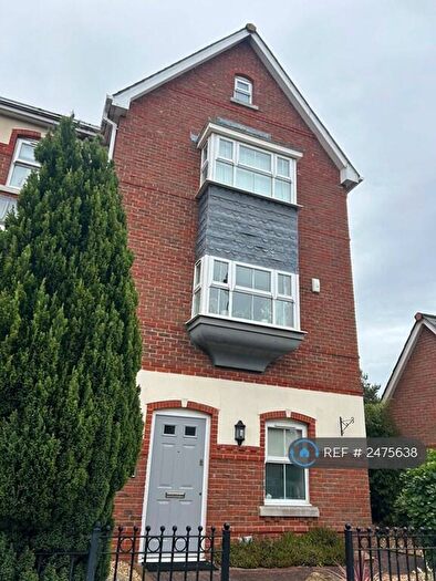 4 Bedroom Semi-Detached House To Rent In Turners Avenue, Fleet, GU51